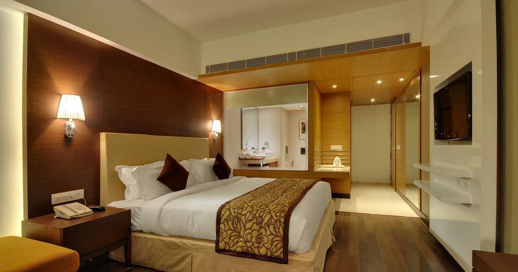 Hotel Platinum Rajkot Zimmer foto