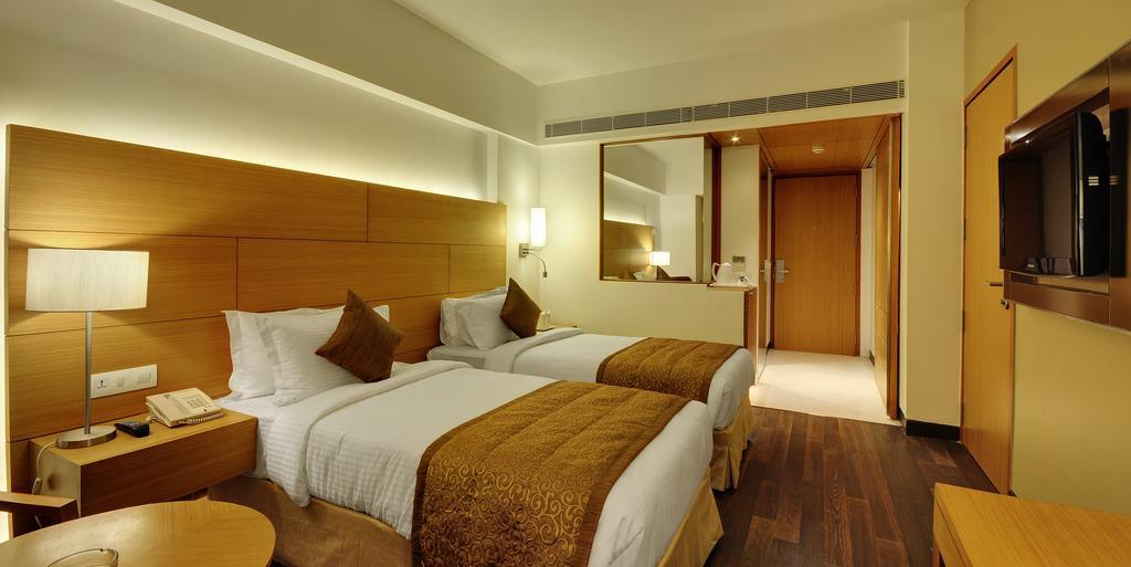 Hotel Platinum Rajkot Zimmer foto